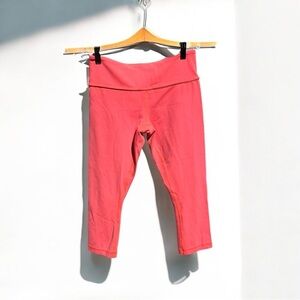 🌻lululemon Watermelon Color Mid-Rise Crop Activewear Leggings Size 6